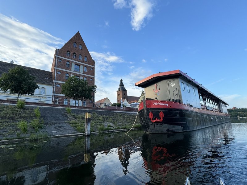 Restaurantschiff Hoffnung an der Havel in Havelberg