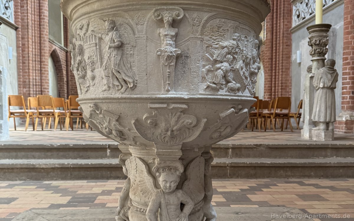 Taufstein im Dom St. Marien Havelberg