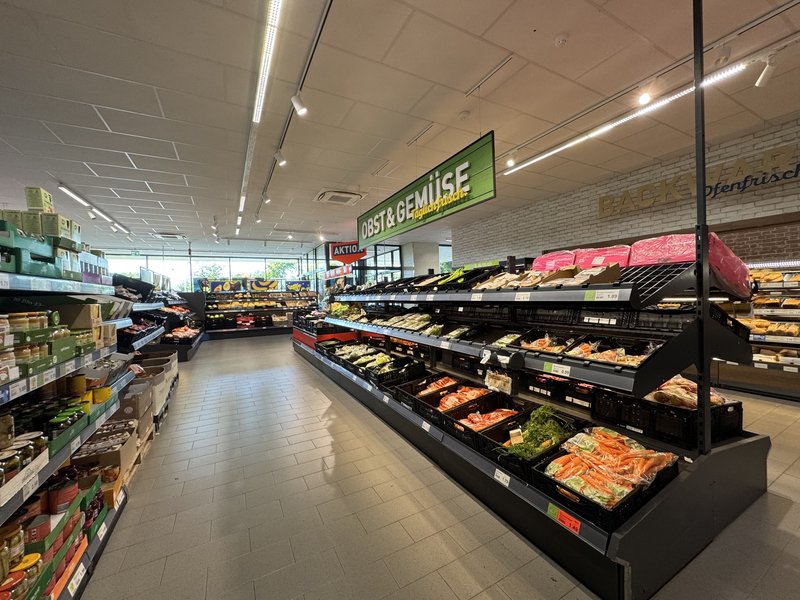 Obst und Gemüse sowie Backwaren im ALDI Havelberg