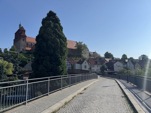 Zur Domtreppe von der Dombrücke