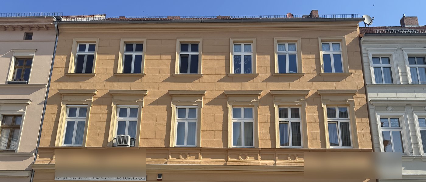 Gelbes historisches Haus auf der Stadtinsel Havelberg, Ferienwohnung im Gebäude